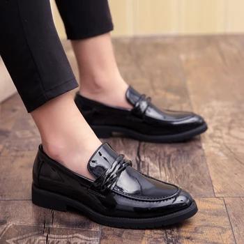 Повседневная мужская обувь на открытом воздухе мода люксовый бренд скольжение на формальных лоферах мокасины итальянский черный мужской клуб вечеринка на плоской подошве мужская обувь