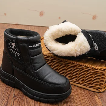 2022 Новая зимняя мужская обувь Модная повседневная с круглым носком Плюшевая теплая водонепроницаемая удобная ходьба Короткие снеговые ботинки Botas Negras